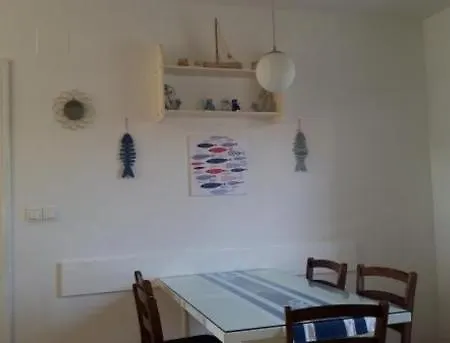 In With Terrace, Air Conditioning, Wi-fi, Washing Machine Apartamento