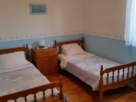 Apartamento In With Terrace, Air Conditioning, Wi-fi, Washing Machine Sveti Filip i Jakov