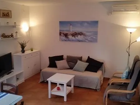 In With Terrace, Air Conditioning, Wi-fi, Washing Machine *